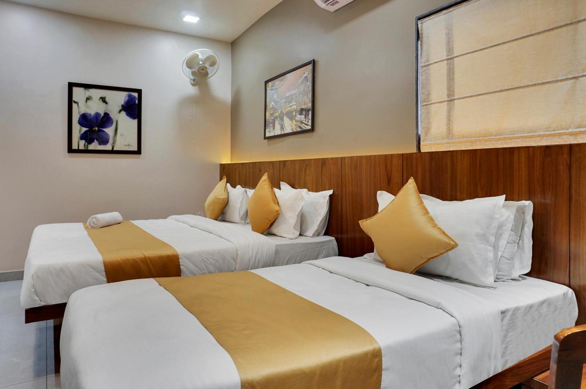 Hotel Sayba Executive Пуна Экстерьер фото